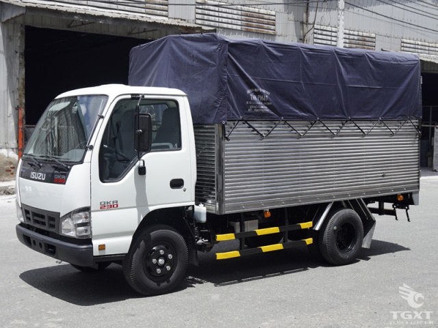 xe-tai-isuzu-qkr230-thung-bat-8